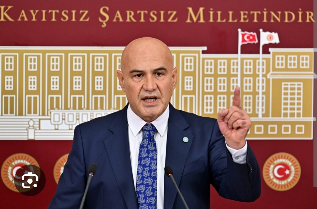 🎓 “Üniversiteler Özgür Düşüncenin Merkezidir” Tartışması: Boğaziçi Üzerinden İktidara Sert Eleştiri