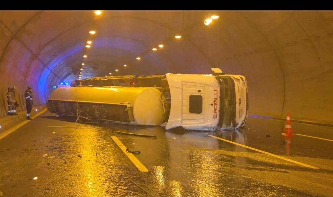 🟥 SON DAKİKA – ÇATALCA’DA TÜNELDE TANKER KAZASI