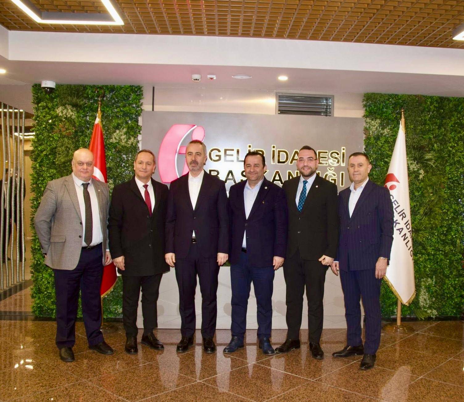 TEDB Heyeti, Gelir İdaresi Başkanlığı’nda gerçekleştirilen görüşmenin ardından yetkililerle bir araya geldi.