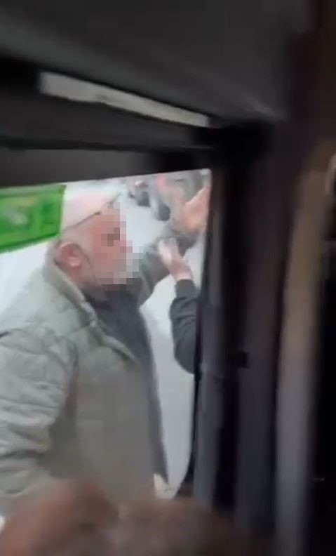 Küçükçekmece’de yol vermeme tartışmasında bıçak çekildi