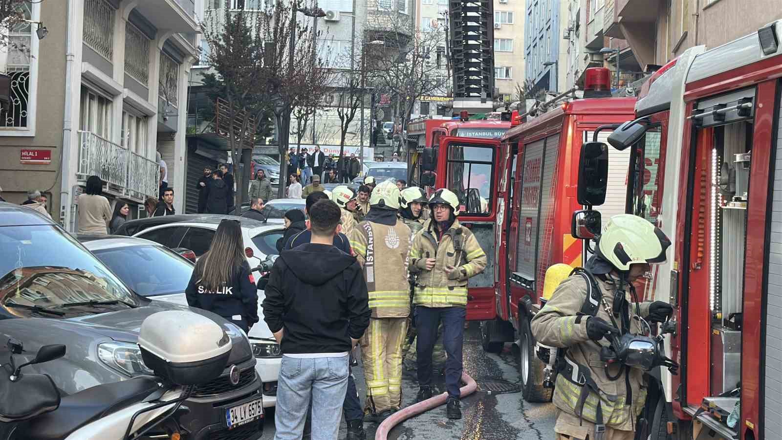 Şişli’de otelde yangın paniği: 6 kişi mahsur kaldı