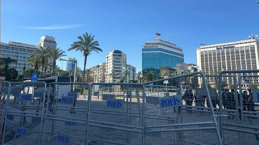 Cumhuriyet Meydanı Karıştı! TOMA’lar Sahaya İndi