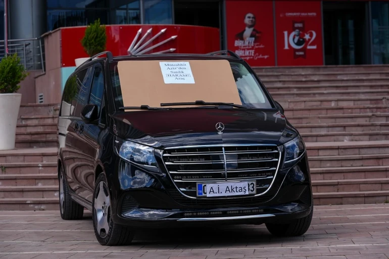 CHP Genel Merkezi önünde dikkat çeken görüntü