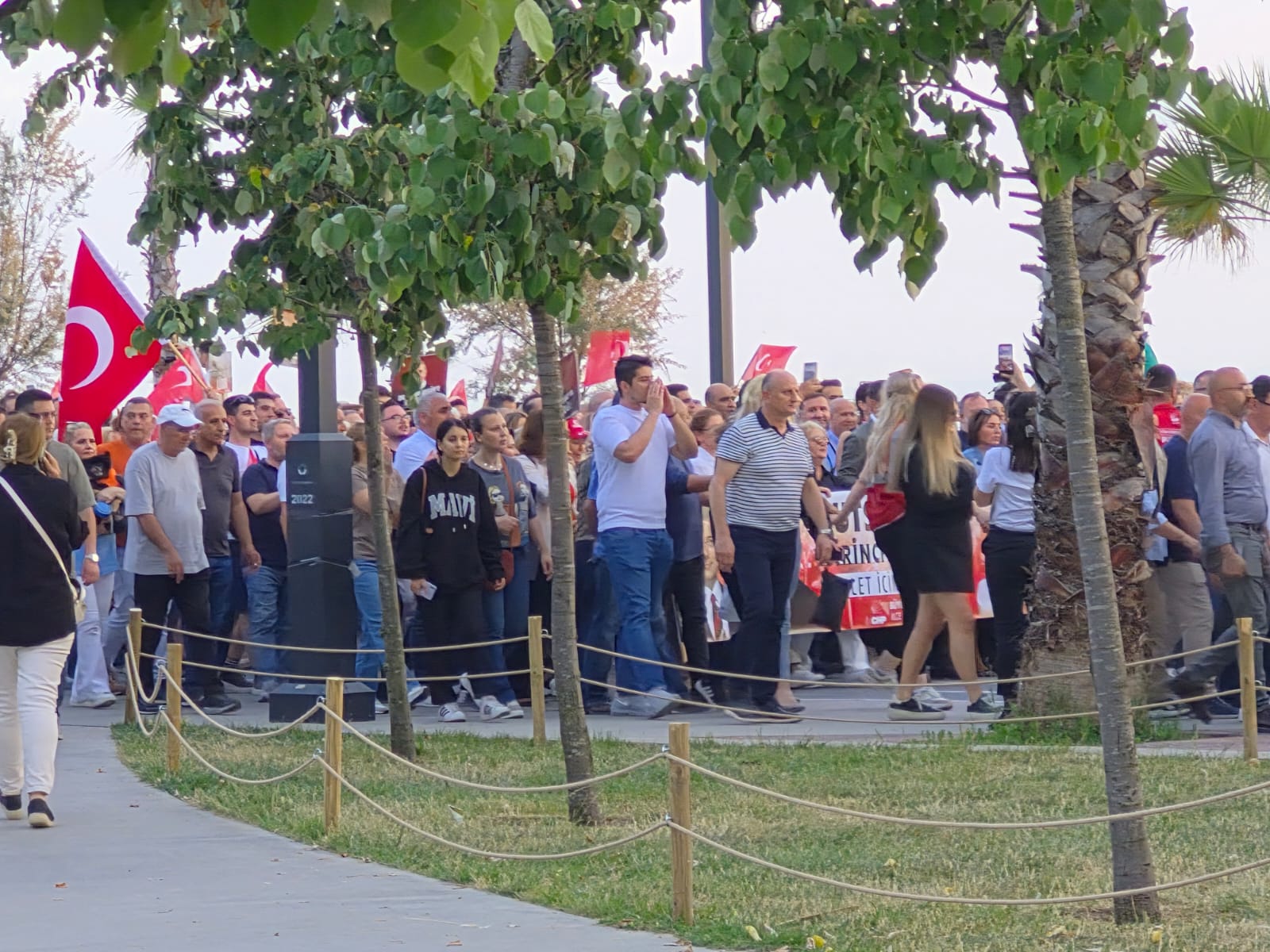 Büyükçekmece’de “365. Gün” Yürüyüşüne Yoğun Katılım