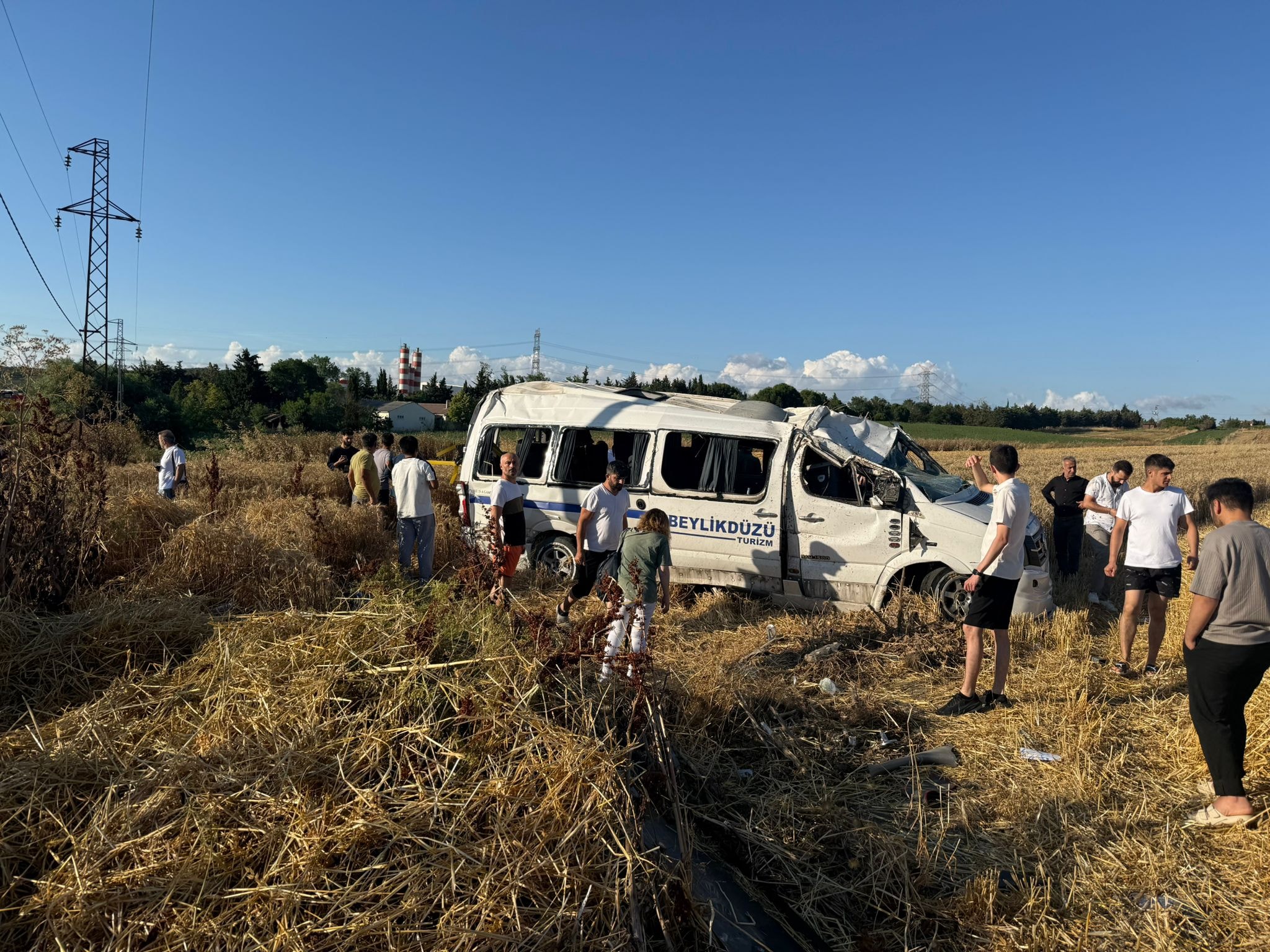 Silivri’de Feci Minibüs Kazası: 2 Kişi Hayatını Kaybetti, 10 Yaralı
