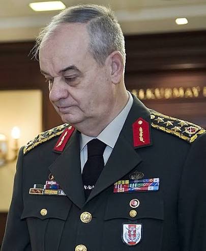 İlker Başbuğ’dan Özgür Özel’e Destek: “FETÖ Suçlaması Yapılacaksa En Son İsimlerden Biri”