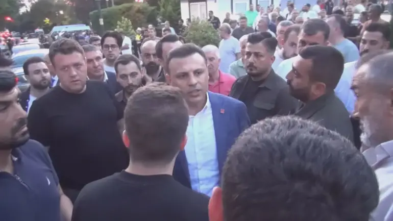 Silivri Adliyesi Önünde Gerginlik: Tartışma Arbedeye Dönüştü