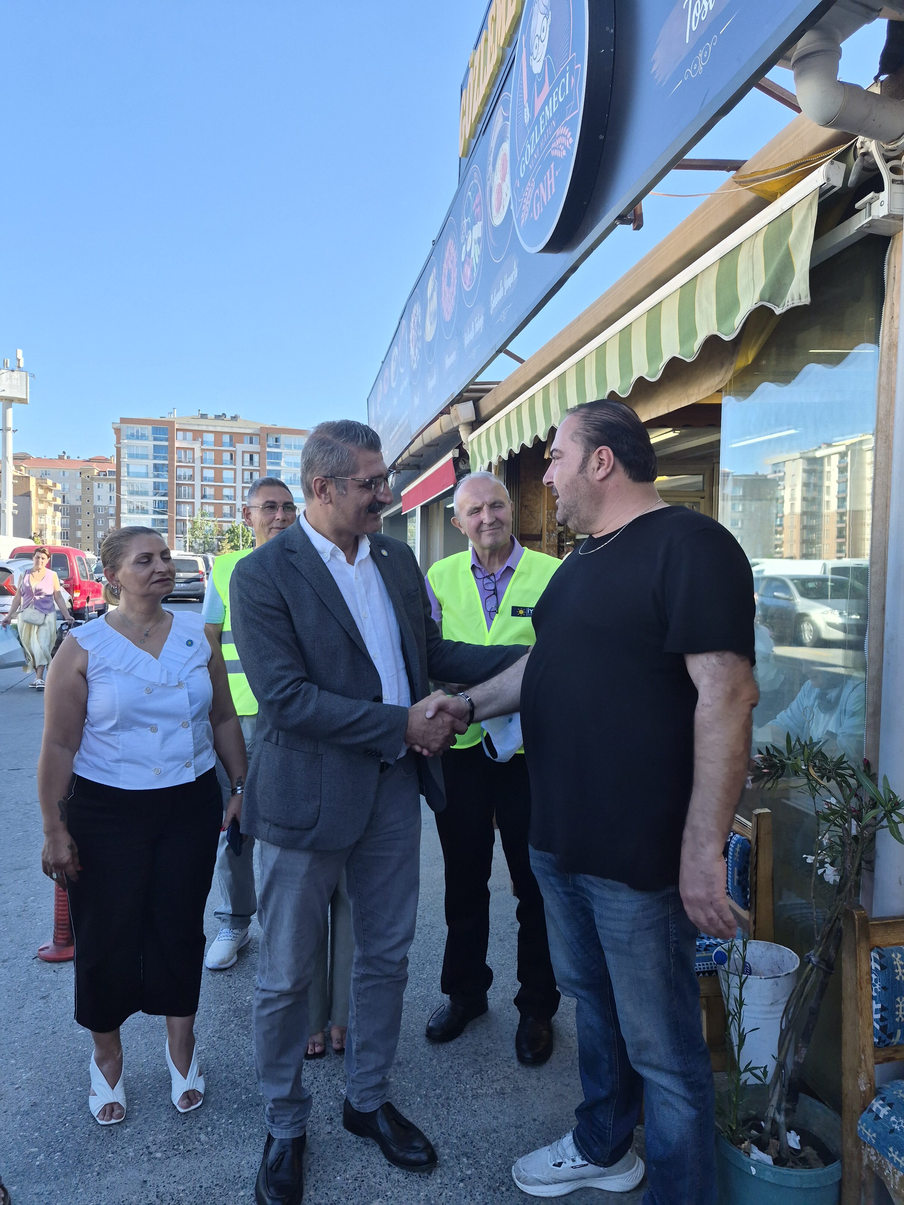 İYİ Parti İstanbul İl Başkanı Yücel COŞKUN’dan Beylikdüzü Pazarı’na ziyaret
