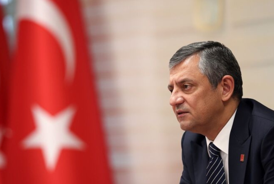Siyasette Yeni Dönem Tartışması: Özgür Özel’den Yeni Parti Hamlesi