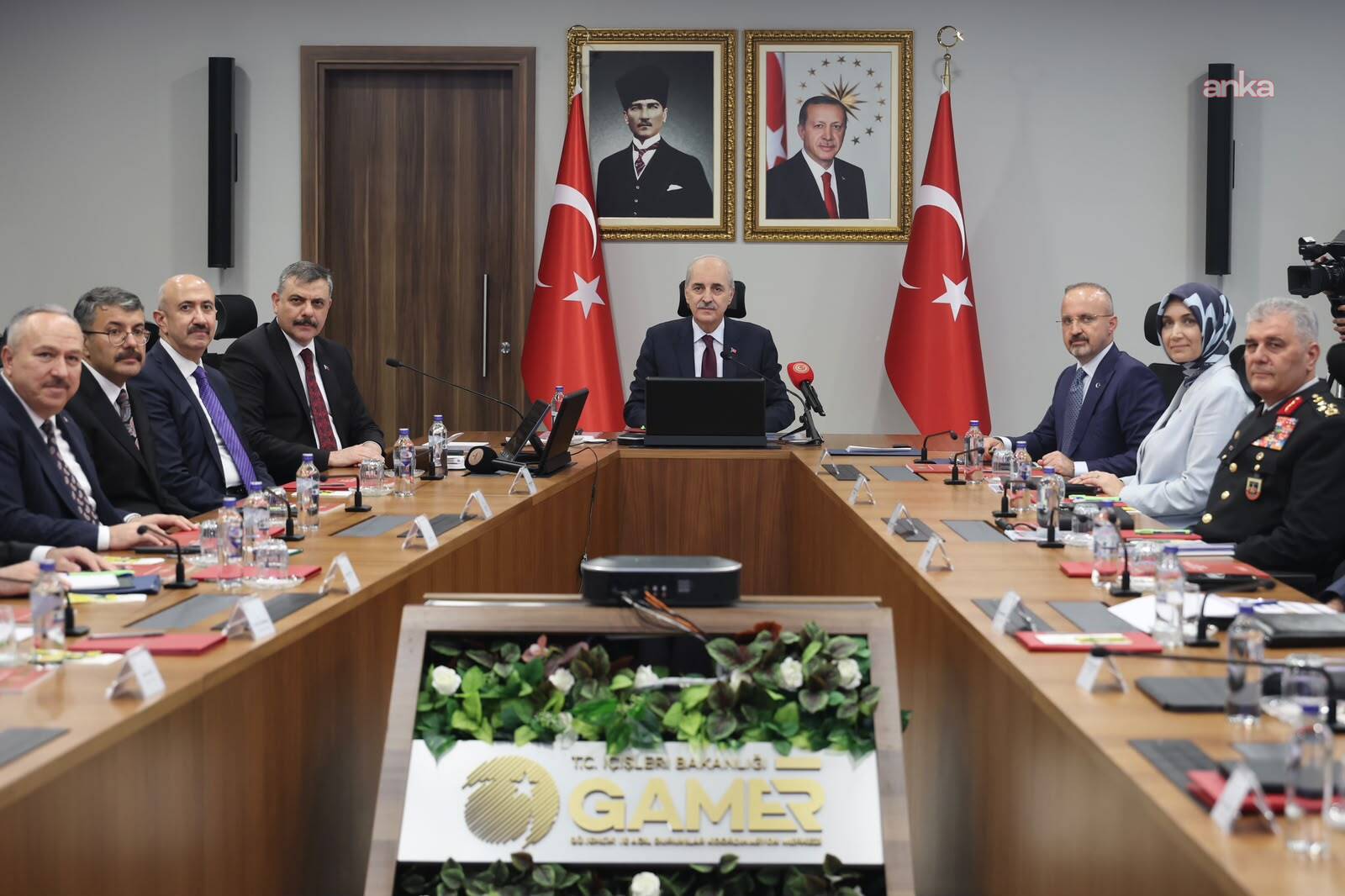 ÇERÇEVE YASA SONRASI İÇİŞLERİ BAKANLIĞI’NDA KRİTİK GÜVENLİK TOPLANTISI