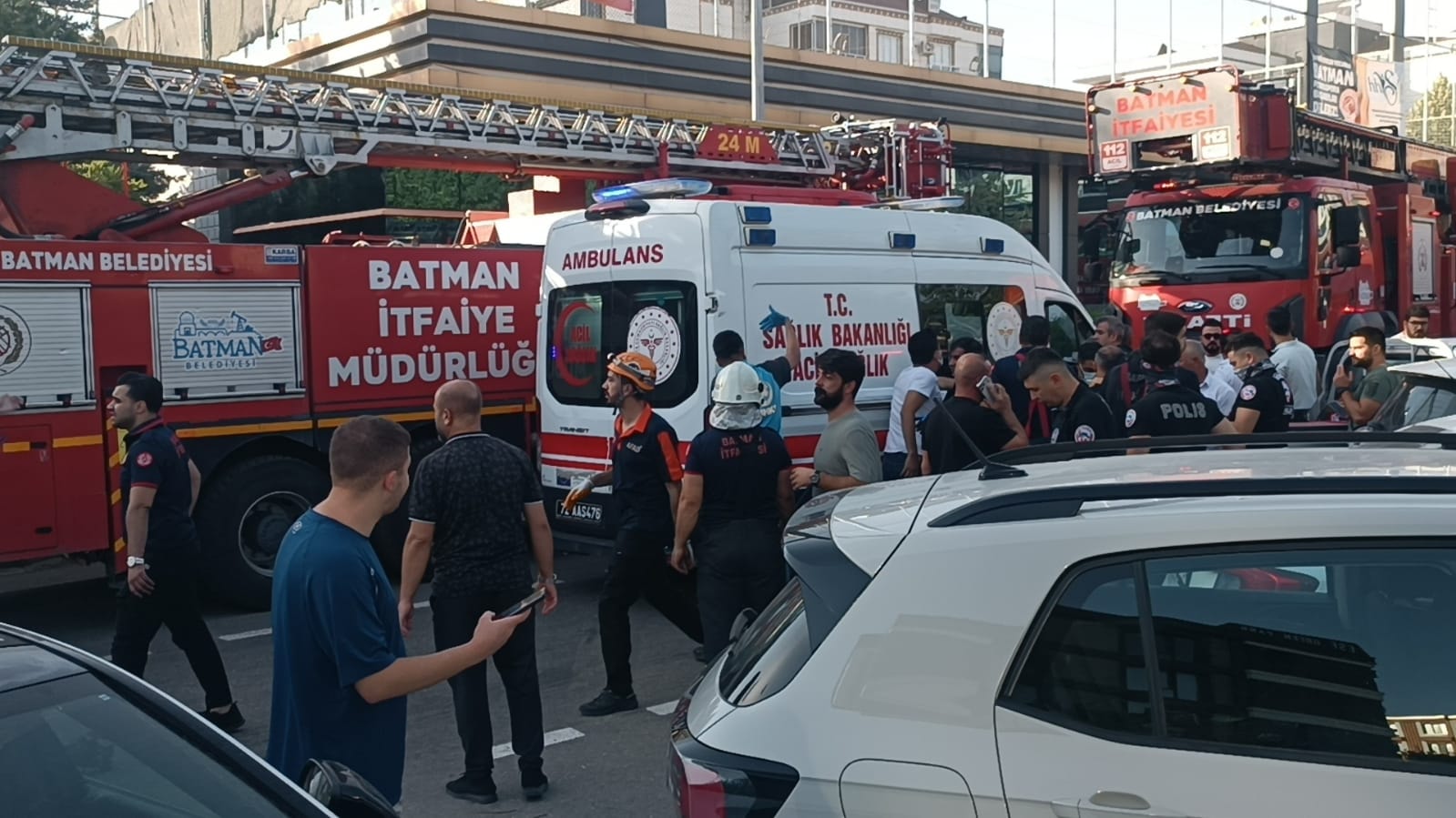 Batman spor salonu yangını: 2 ölü, 10 yaralı