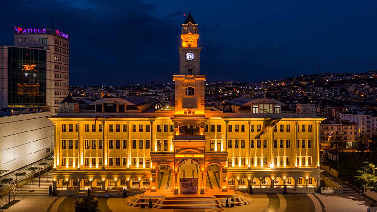 Büyükçekmece Sahilleri Denetlendi: Şezlong ve Şemsiyeler Kaldırıldı