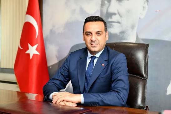 ÇİĞLİ BELEDİYE BAŞKANI YILDIZ’IN MAKAM ARACINA SİLAHLI SALDIRI: ŞÜPHELİ YAKALANDI