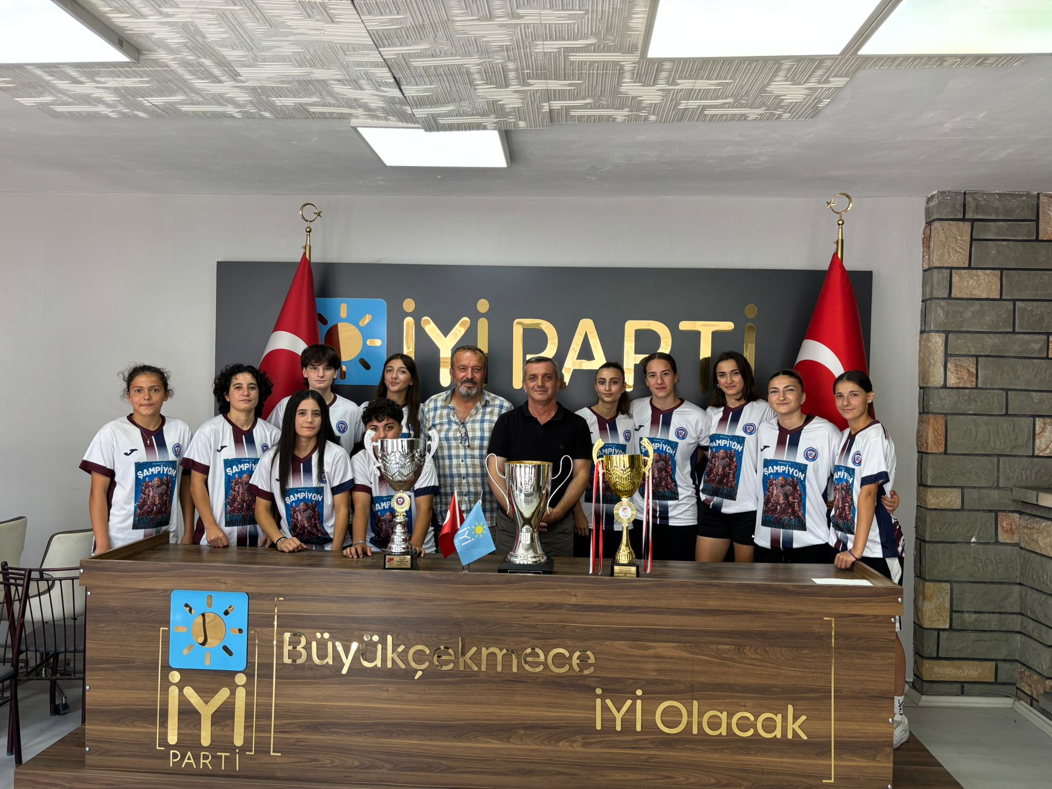 Karadeniz İdman Ocağı’ndan İYİ Parti Büyükçekmece’ye ziyaret