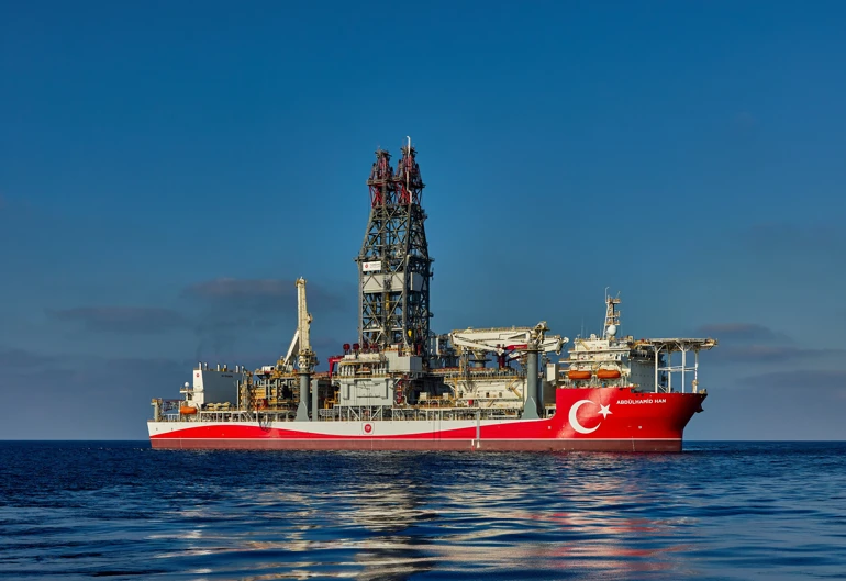 ABDÜLHAMİD HAN SONDAJ GEMİSİ MAVİ VATAN’DA 4 YILI GERİDE BIRAKTI