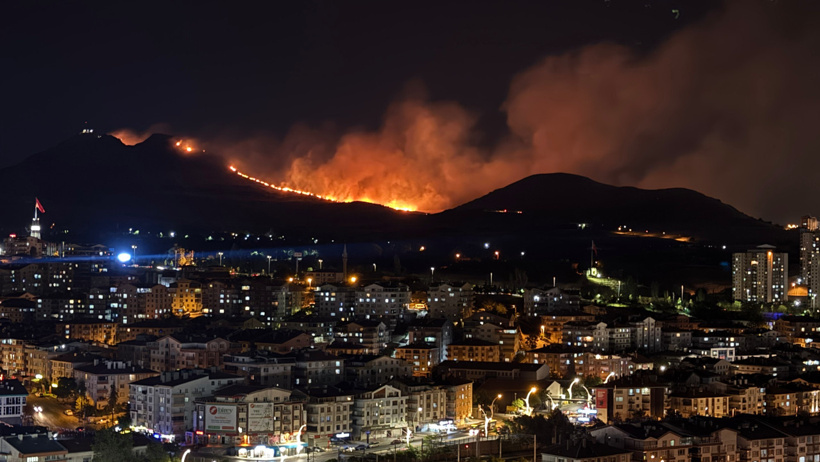 ANKARA’DA HÜSEYİNGAZİ YANGINI: 1 ŞÜPHELİ GÖZALTINA ALINDI