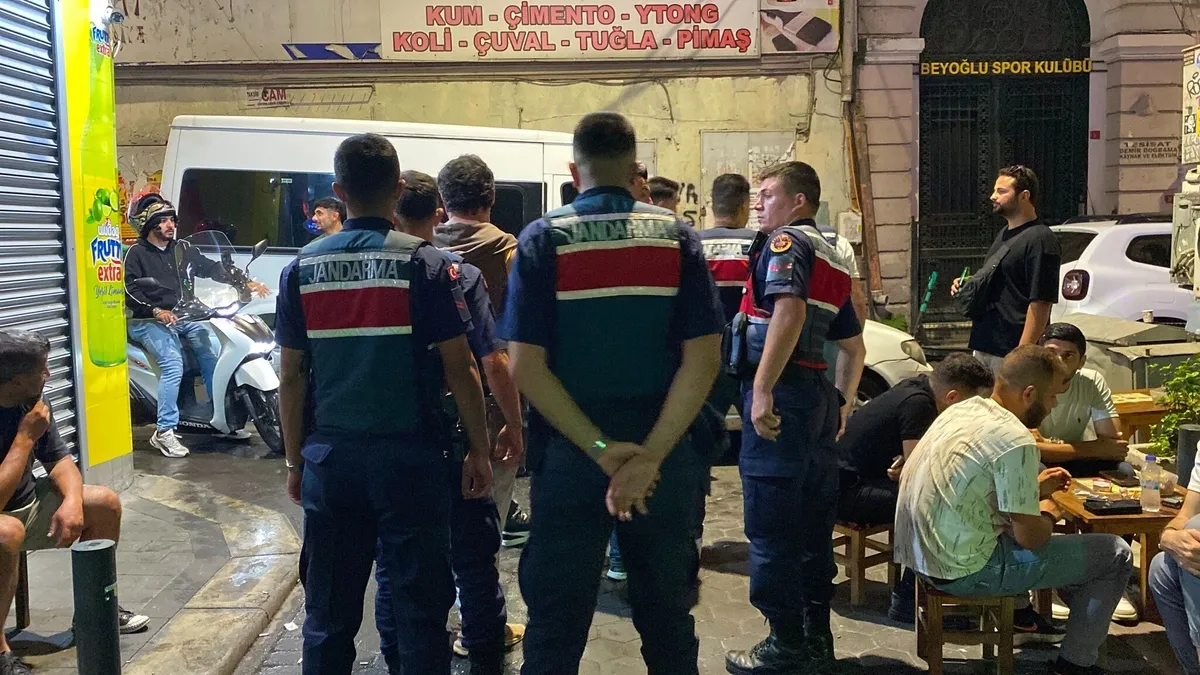 Taksim jandarma operasyonu: Çok sayıda mekana gece yarısı baskını