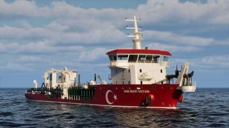 UAB Mavi Vatan suya indirildi: İlk yerli emici tarama gemisi