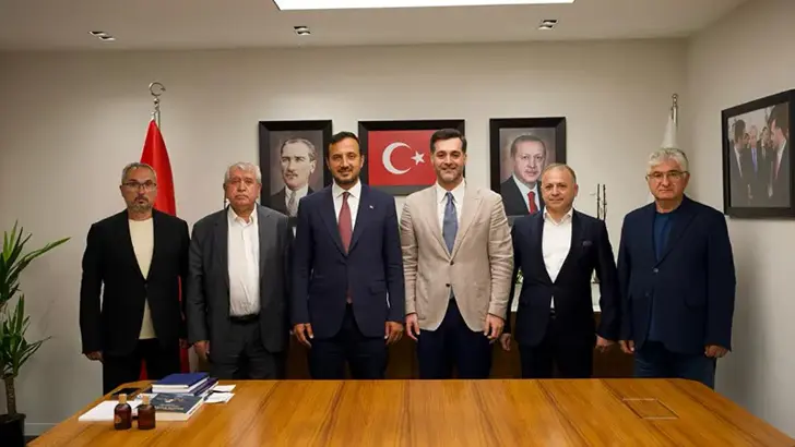 Üsküdar Belediye Meclisi’nde 4 CHP’li üye AK Parti’ye geçti